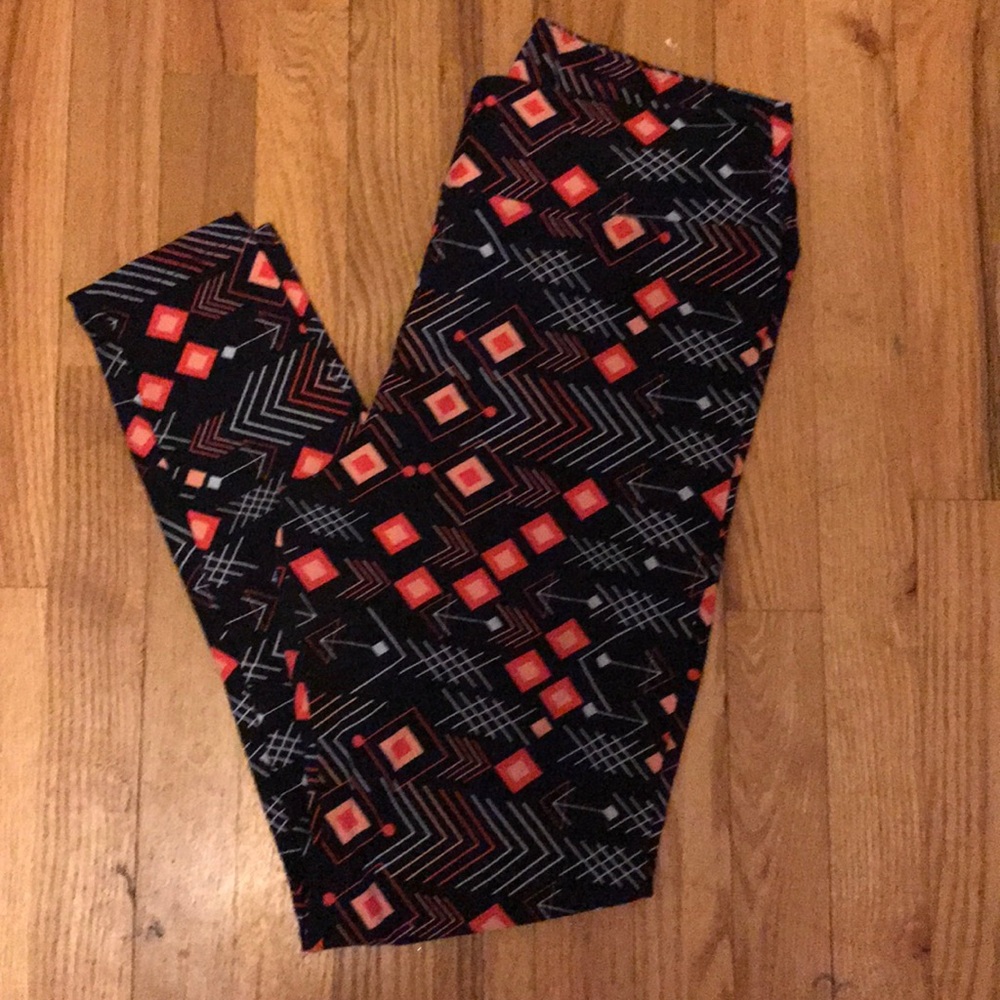 NWOT LuLaRoe Leggings - Tall & Curvy